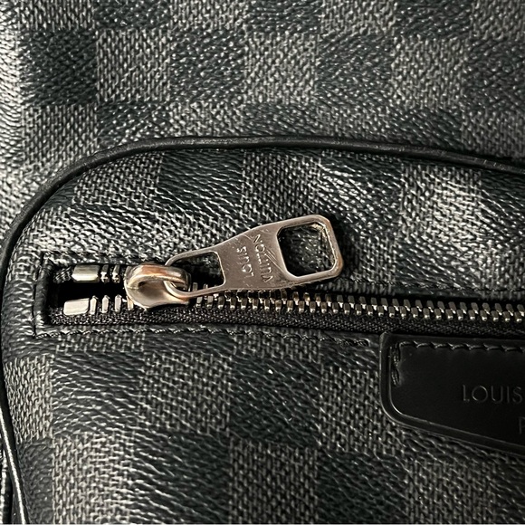 Louis Vuitton Damier Graphite Josh Backpack - Picture 9 of 9